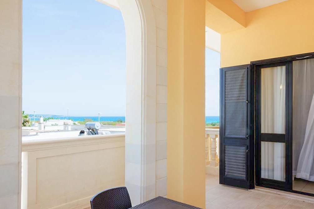 Hotel Salento Gold Beach Марина-ди-Песколузе Экстерьер фото