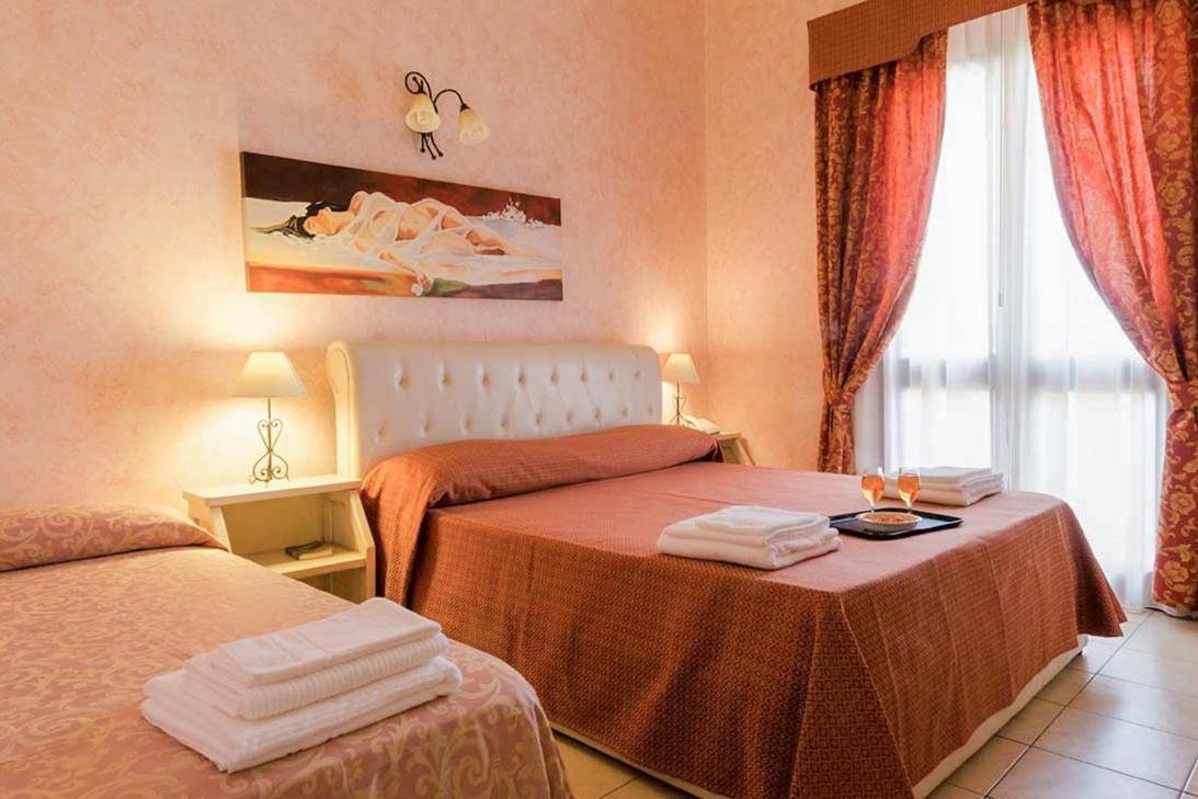 Hotel Salento Gold Beach Марина-ди-Песколузе Экстерьер фото